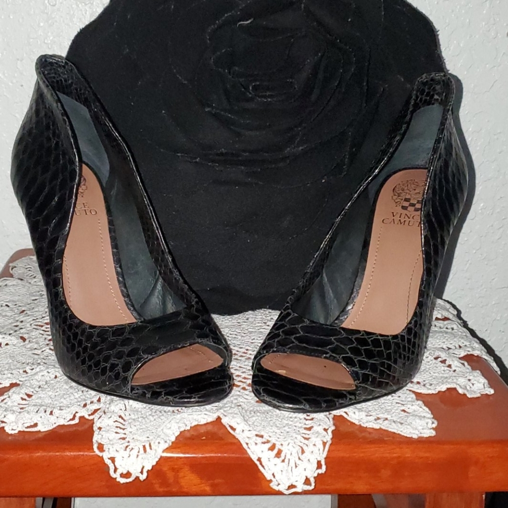 3 inch Black heels Vince Camuto size
